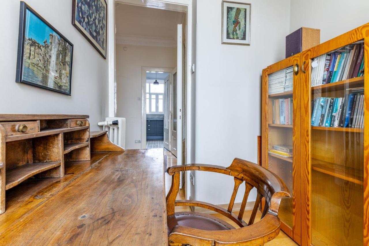 شقة Flat With Balcony And Bosphorus View In Beyoglu اسطنبول المظهر الخارجي الصورة
