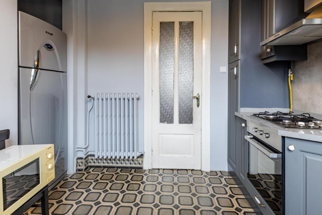 شقة Flat With Balcony And Bosphorus View In Beyoglu اسطنبول المظهر الخارجي الصورة