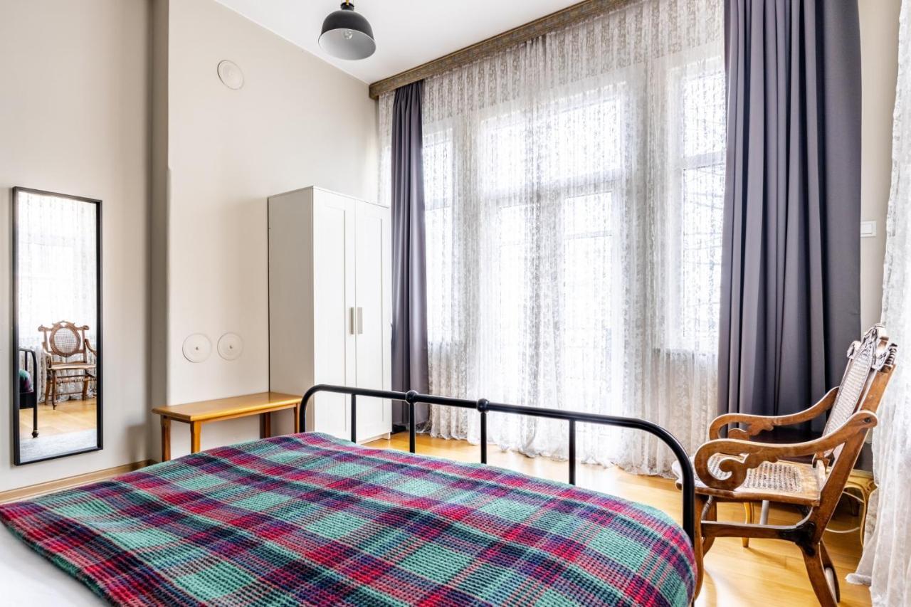 شقة Flat With Balcony And Bosphorus View In Beyoglu اسطنبول المظهر الخارجي الصورة